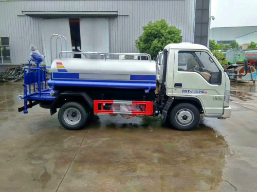 環(huán)衛(wèi)灑水車 環(huán)衛(wèi)灑水車
