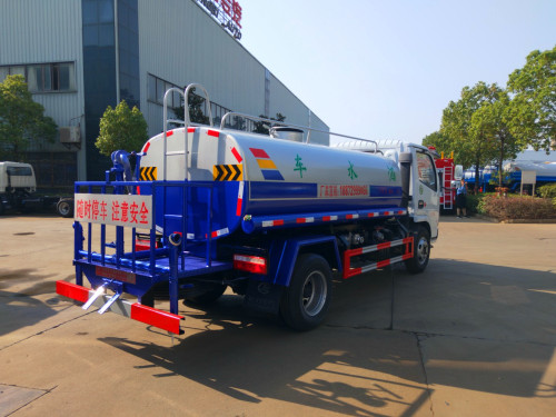 東風(fēng)多利卡廠家直銷 東風(fēng)多利卡廠家直銷