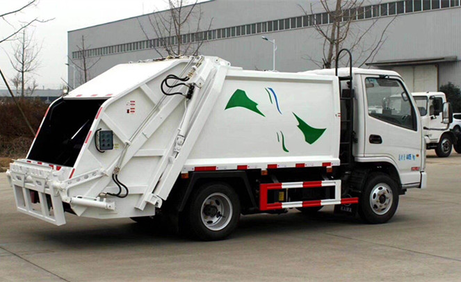 藍(lán)牌壓縮垃圾車的簡(jiǎn)介以及主要性能和特點(diǎn) 藍(lán)牌壓縮垃圾車的簡(jiǎn)介以及主要性能和特點(diǎn)