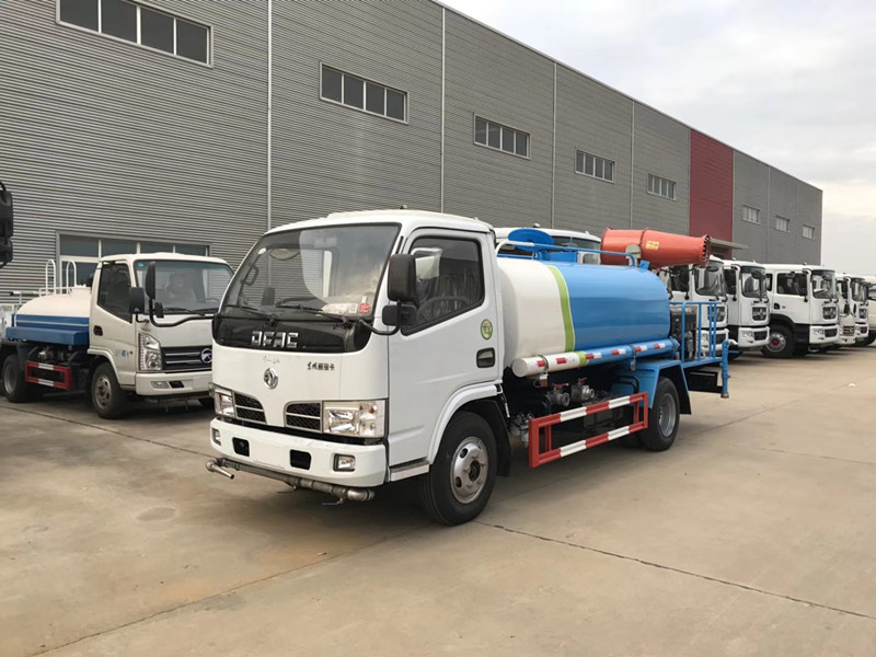 東風(fēng)5噸上藍(lán)牌灑水車 東風(fēng)5噸上藍(lán)牌灑水車