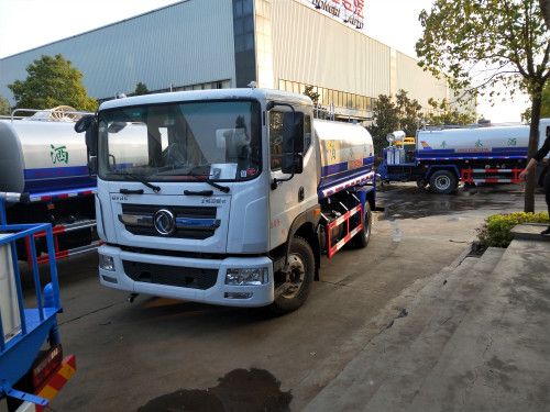 高性?xún)r(jià)比東風(fēng)12噸綠化灑水車(chē) 高性?xún)r(jià)比東風(fēng)12噸綠化灑水車(chē)