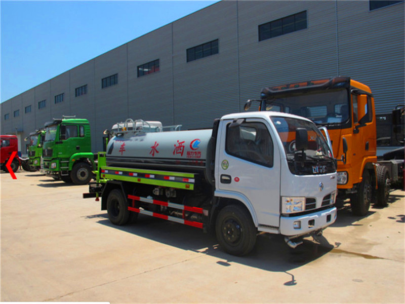 工地小型灑水車,東風(fēng)5噸灑水車價格,園林灑水車廠家 工地小型灑水車,東風(fēng)5噸灑水車價格,園林灑水車廠家