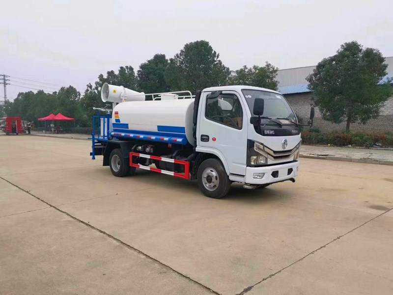 國(guó)六灑水車(chē) 東風(fēng)多利卡新款灑水車(chē) 灑水車(chē)帶霧炮藍(lán)牌 國(guó)六灑水車(chē) 東風(fēng)多利卡新款灑水車(chē) 灑水車(chē)帶霧炮藍(lán)牌
