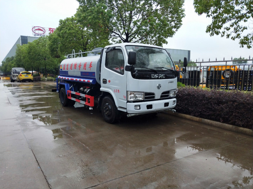 福州環(huán)衛(wèi)灑水車直供-灑水車- 灑水車底價出售 福州環(huán)衛(wèi)灑水車直供-灑水車- 灑水車底價出售