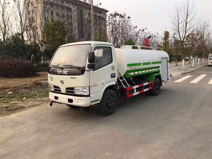 5噸灑水車的優(yōu)勢了解下-灑水車-5噸灑水車價(jià)格報(bào)價(jià)-東風(fēng)汽車網(wǎng) 5噸灑水車的優(yōu)勢了解下-灑水車-5噸灑水車價(jià)格報(bào)價(jià)-東風(fēng)汽車網(wǎng)