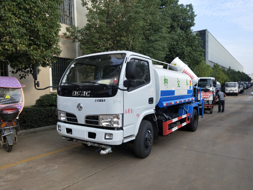 灑水車(chē)的進(jìn)水方式-灑水車(chē)選擇消防栓進(jìn)水接口進(jìn)水-程力集團(tuán) 灑水車(chē)的進(jìn)水方式-灑水車(chē)選擇消防栓進(jìn)水接口進(jìn)水-程力集團(tuán)