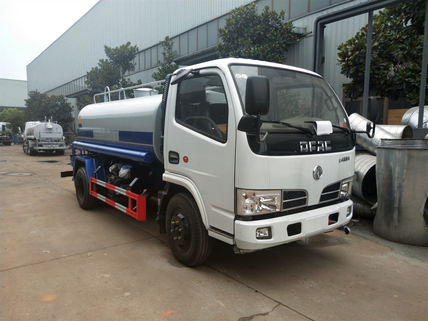 5方灑水車(chē) 綠化灑水車(chē) 小區(qū)路面灑水車(chē)-程力灑水車(chē)廠家直銷(xiāo) 5方灑水車(chē) 綠化灑水車(chē) 小區(qū)路面灑水車(chē)-程力灑水車(chē)廠家直銷(xiāo)