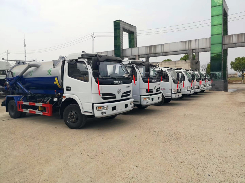 東風(fēng)多利卡吸污車(chē)-3-4立方吸污車(chē)價(jià)格報(bào)價(jià)-程力吸污車(chē)銷(xiāo)售直銷(xiāo) 東風(fēng)多利卡吸污車(chē)-3-4立方吸污車(chē)價(jià)格報(bào)價(jià)-程力吸污車(chē)銷(xiāo)售直銷(xiāo)