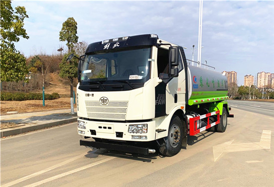 灑水車廠家協(xié)助國(guó)家環(huán)保政策-湖北程力灑水車廠家 灑水車廠家協(xié)助國(guó)家環(huán)保政策-湖北程力灑水車廠家