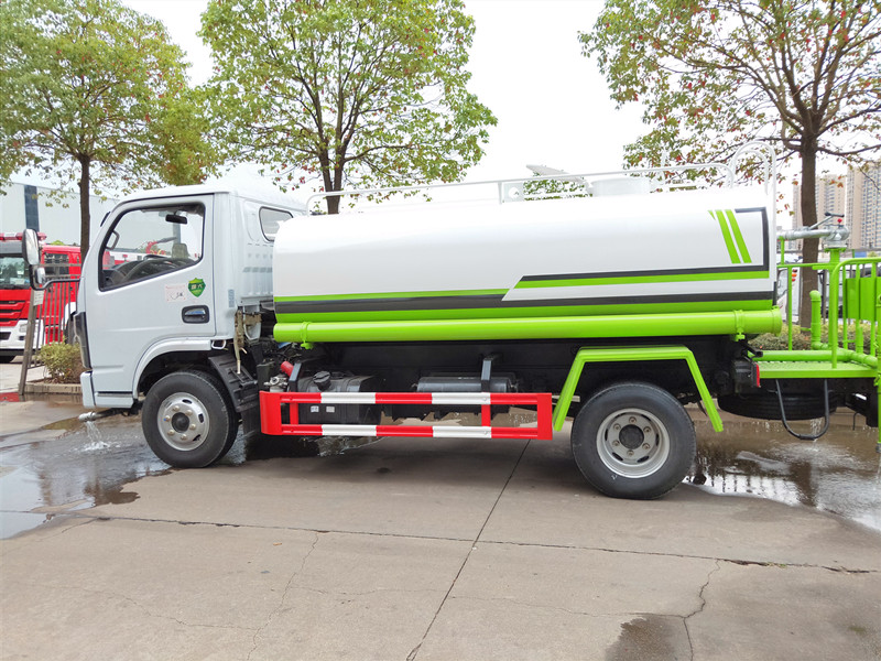 程力威牌CLW5070GSSD6型灑水車-5立方灑水車價(jià)格報(bào)價(jià)-程力集團(tuán) 程力威牌CLW5070GSSD6型灑水車-5立方灑水車價(jià)格報(bào)價(jià)-程力集團(tuán)