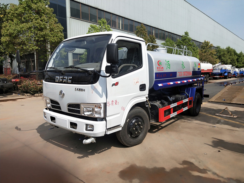 性價(jià)比高的東風(fēng)多利卡灑水車價(jià)格 圖片售后-湖北程力 性價(jià)比高的東風(fēng)多利卡灑水車價(jià)格 圖片售后-湖北程力