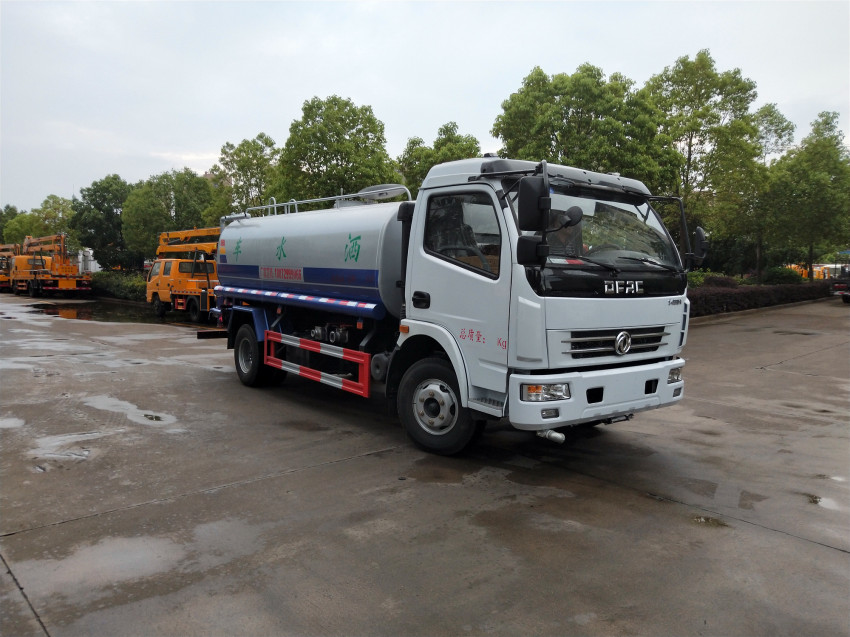 東風(fēng)5噸灑水車廠家在哪- 5噸灑水車多少錢 東風(fēng)5噸灑水車廠家在哪- 5噸灑水車多少錢