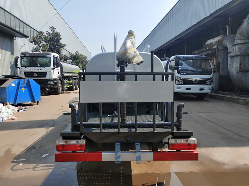 廠區(qū)用小型灑水車多少錢-多功能灑水車價(jià)格-程力灑水車生產(chǎn)廠家 廠區(qū)用小型灑水車多少錢-多功能灑水車價(jià)格-程力灑水車生產(chǎn)廠家