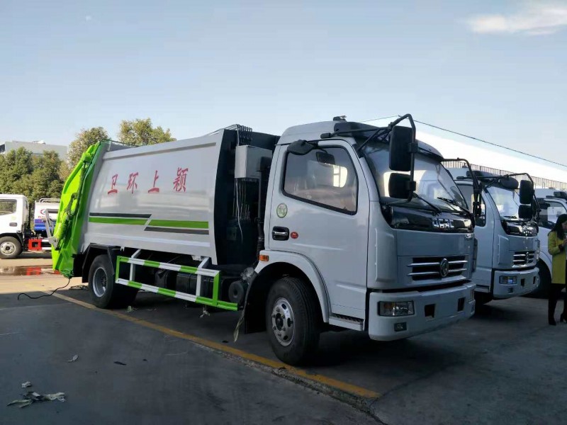 東風(fēng)多利卡壓縮式垃圾車-垃圾車-8方垃圾車廠家銷售-湖北程力 東風(fēng)多利卡壓縮式垃圾車-垃圾車-8方垃圾車廠家銷售-湖北程力