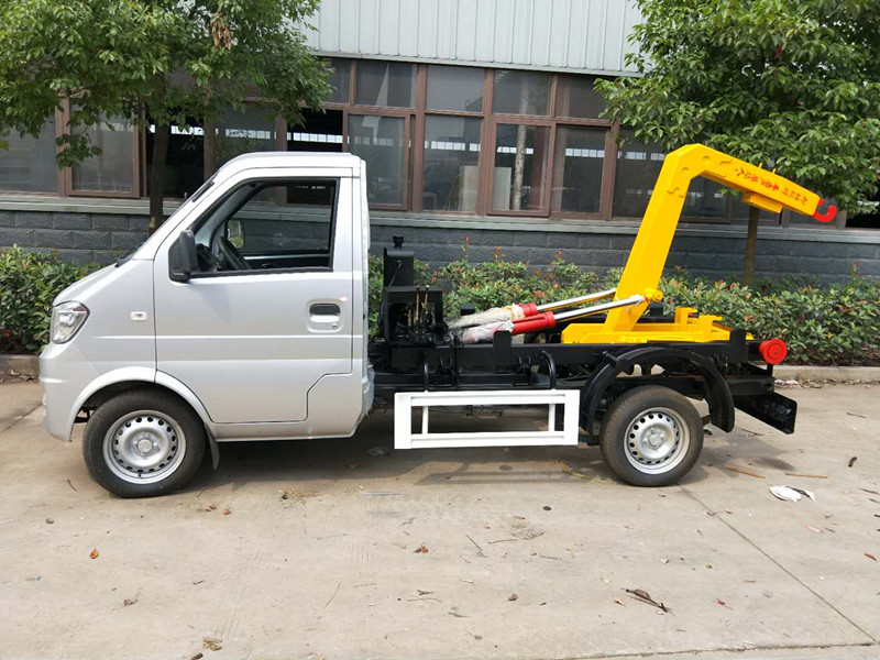 東風小康可卸式垃圾車配置價格***多少錢-垃圾車生產(chǎn)廠家 東風小康可卸式垃圾車配置價格***多少錢-垃圾車生產(chǎn)廠家