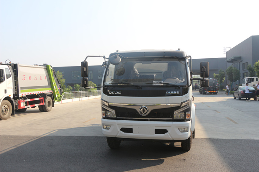 東風(fēng)5方灑水車(chē),9.2方灑水車(chē)-東風(fēng)灑水車(chē)生產(chǎn)廠家 東風(fēng)5方灑水車(chē),9.2方灑水車(chē)-東風(fēng)灑水車(chē)生產(chǎn)廠家