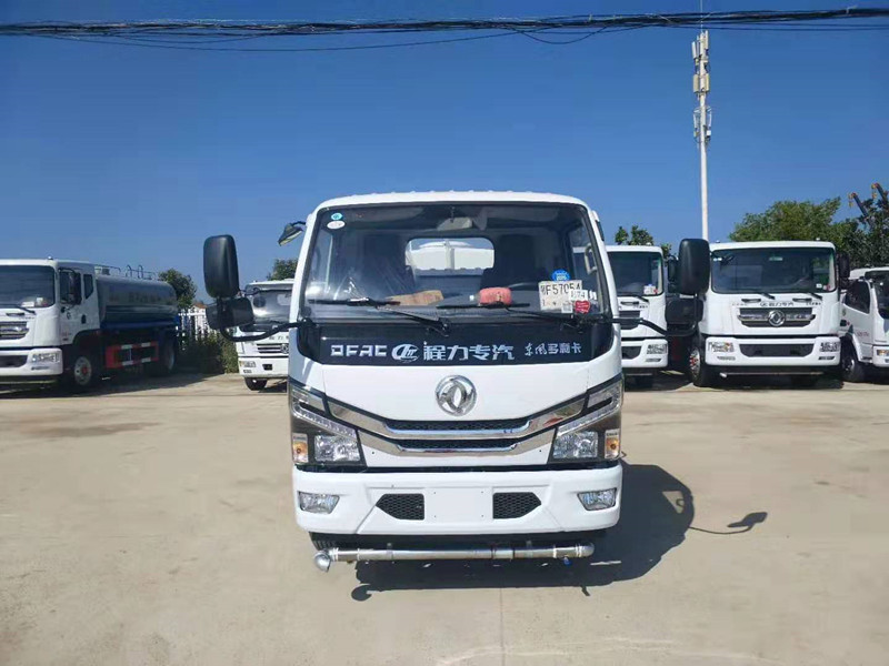 藍牌灑水車 藍牌灑水車