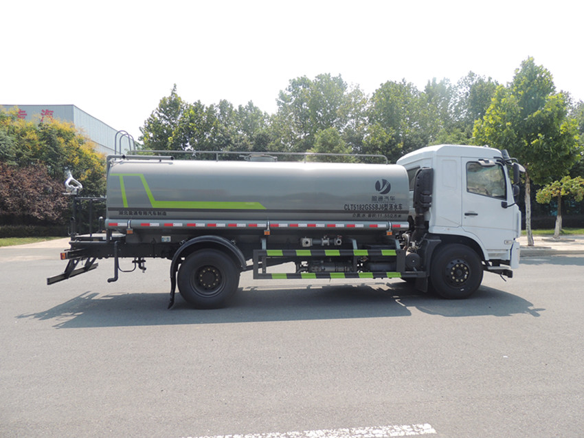 12方灑水車 12方灑水車