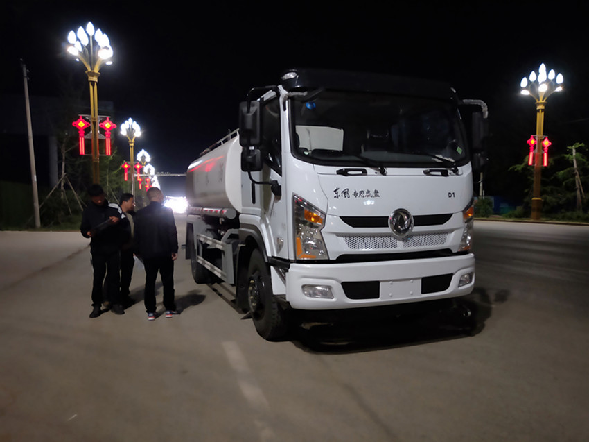 灑水車十二方多少錢-灑水車-灑水車十二方廠家直銷 灑水車十二方多少錢-灑水車-灑水車十二方廠家直銷