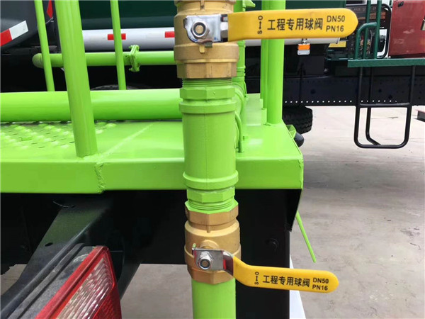 東風(fēng)大多利卡8噸灑水車