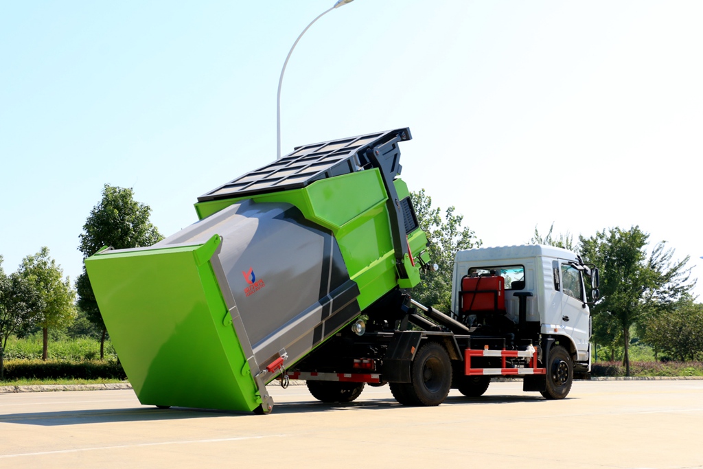 東風(fēng)專底勾臂式垃圾車