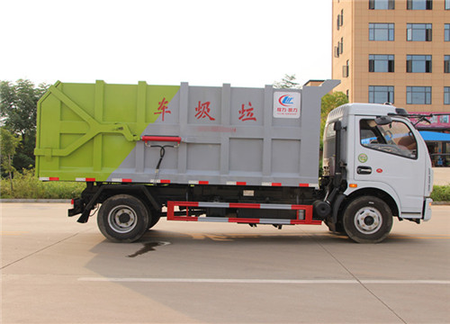 大多利卡對(duì)接式垃圾車(chē)