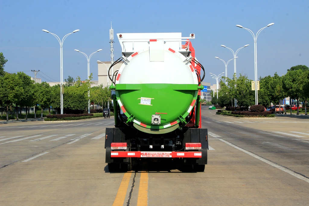 東風(fēng)D7餐廚垃圾車