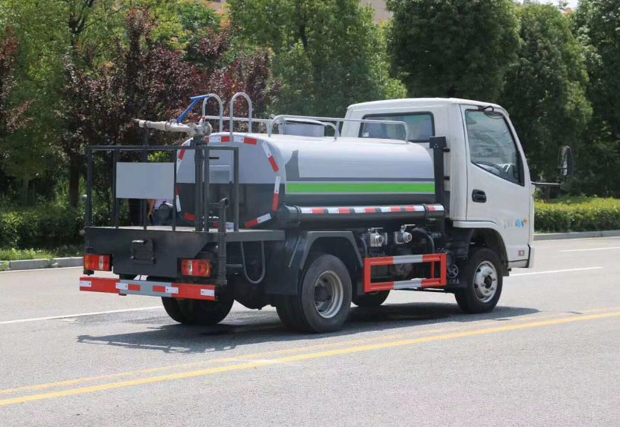 凱馬2方灑水車