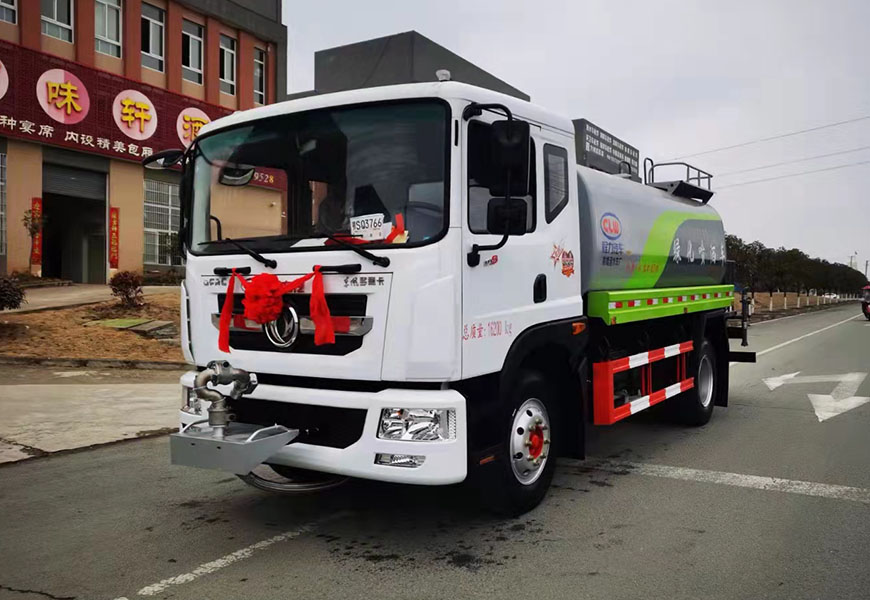 東風(fēng)多利卡D9灑水車