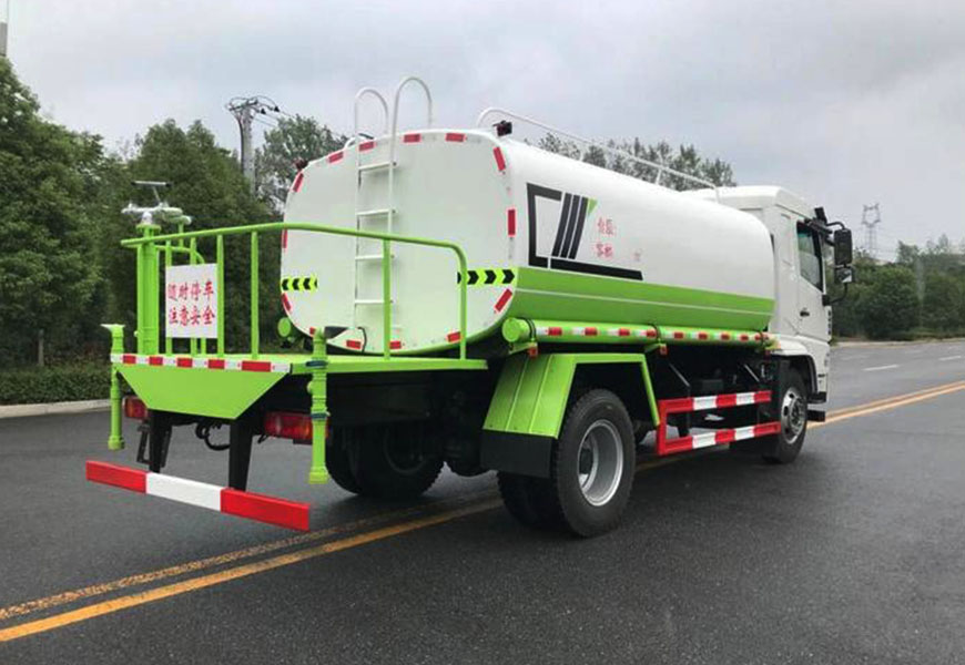大運(yùn)12噸灑水車