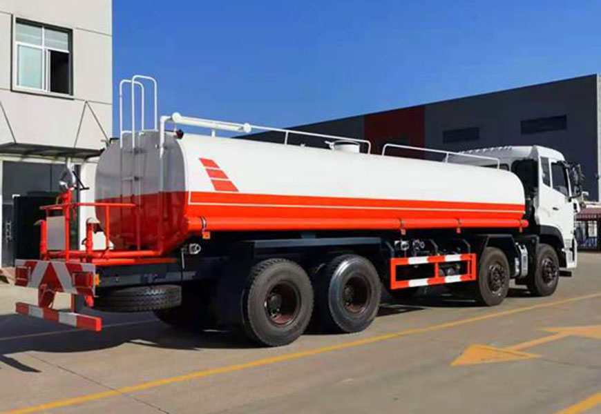 東風(fēng)天龍前四后八25噸灑水車后面圖