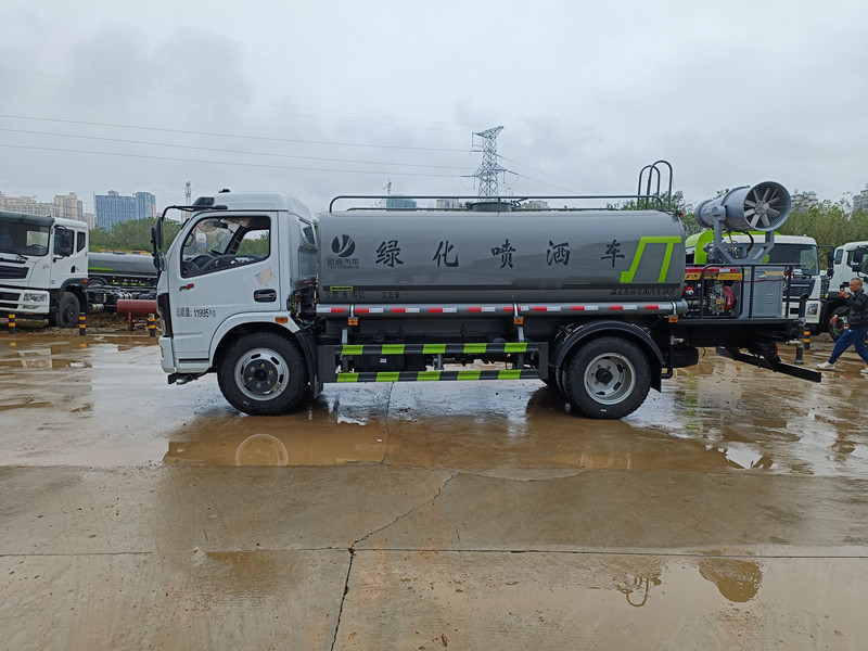 9噸灑水車